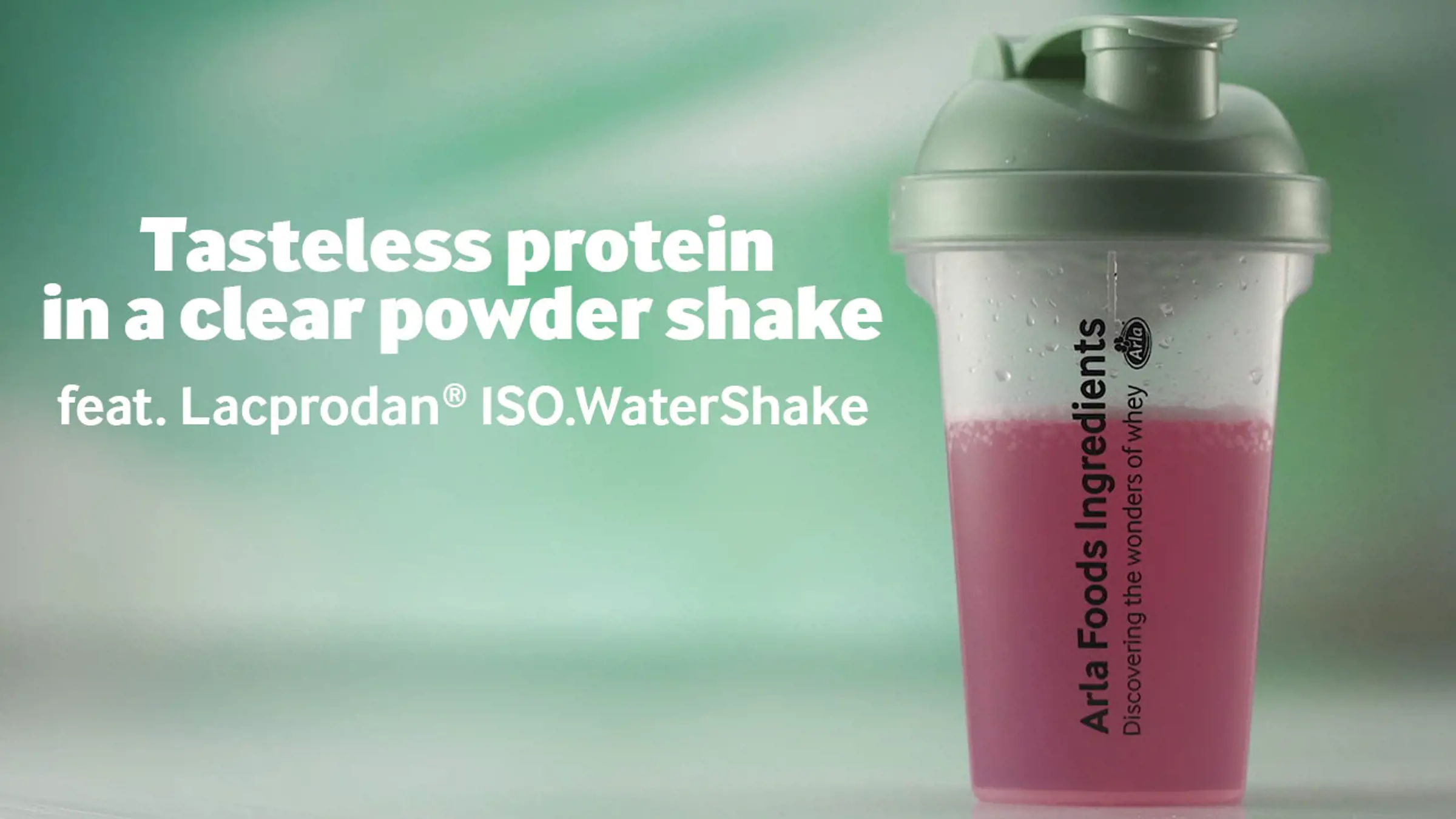 Proteína sem sabor lácteo em um shake em pó transparente com Lacprodan® ISO.WaterShake