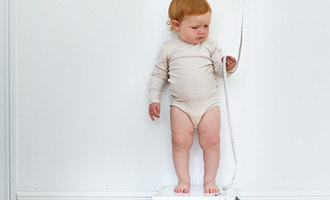 Healthy development with low-protein formulations